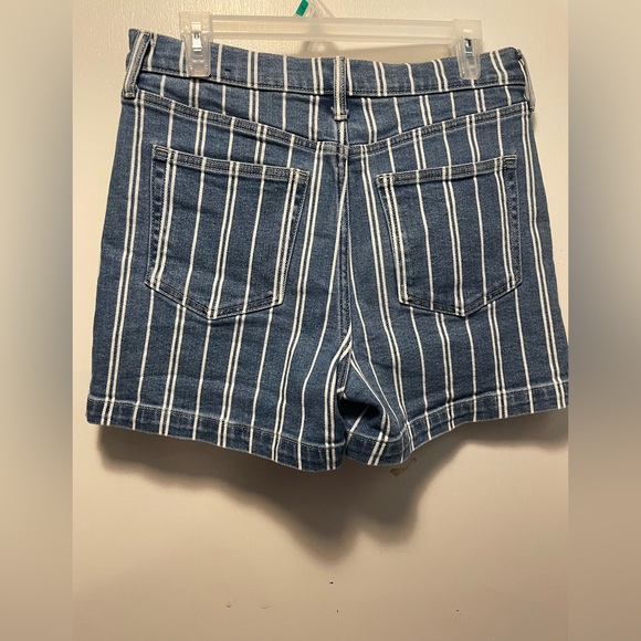 GAP Denim Mom Jean Shorts white Stripes Size 10/30 - Picture 10 of 12